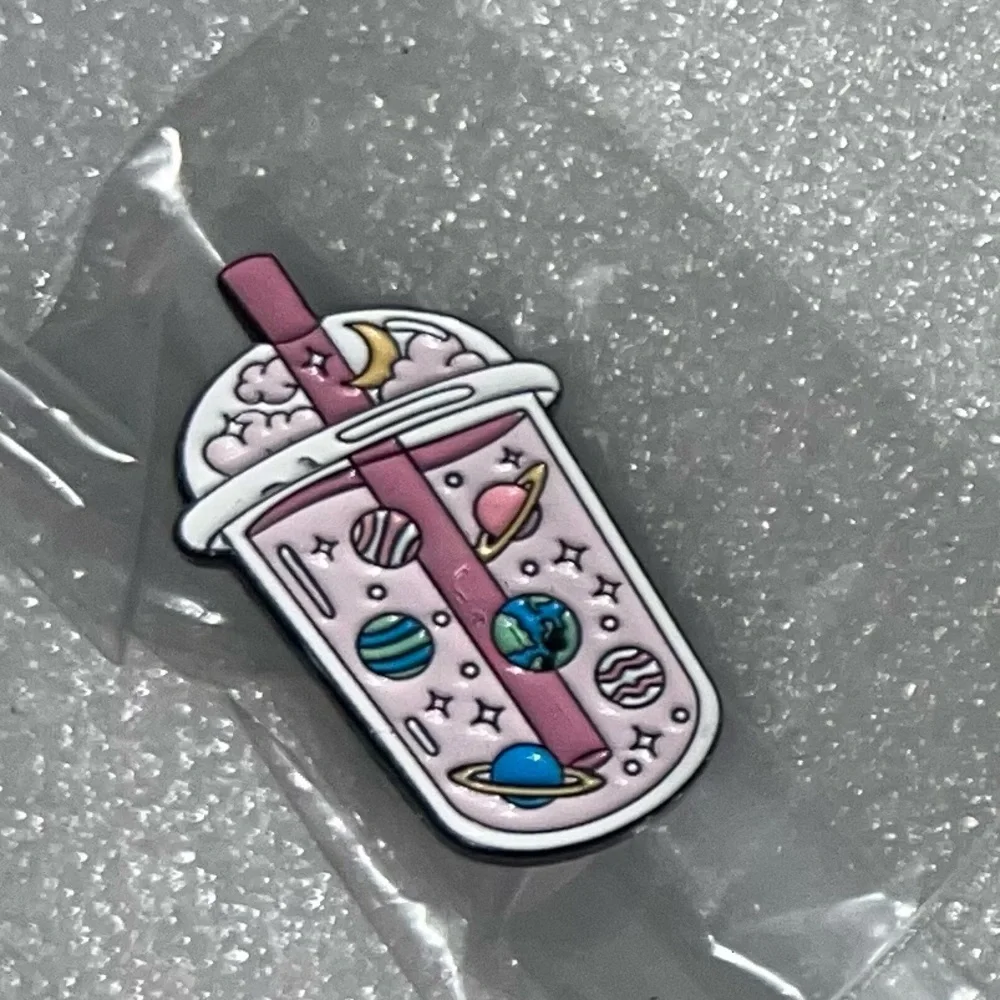 $2 SPACE DRINK PIN/BROOCH. ENAMEL/METAL. NEW. $2 WITH ANY $10 ORDER OR MORE - Picture 3 of 16
